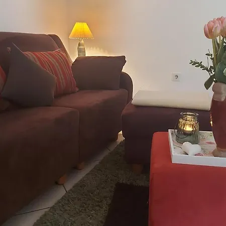 Zum Weinberg Apartment *